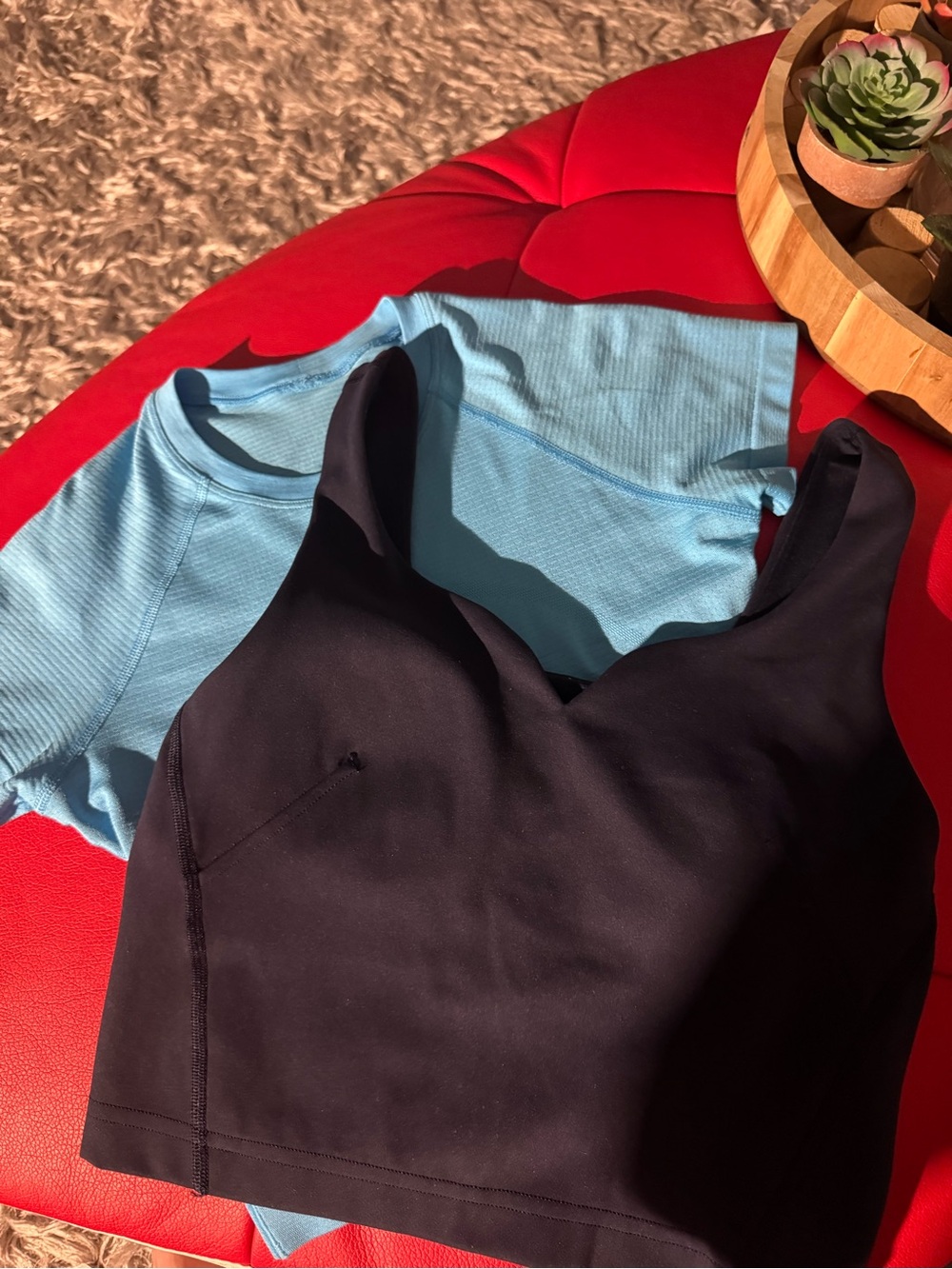 Tee cropped , sports tank with padding both  Lululemon , they are xs or s